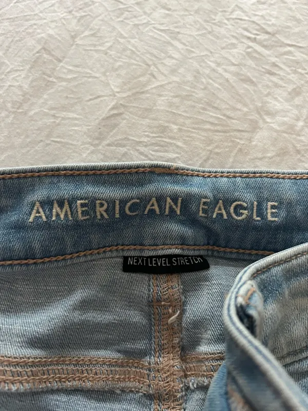 Light Wash American Eagle Denim Shorts - Image 3