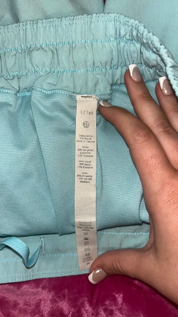 Lululemon Hotty Hot Shorts 4 Inch - Image 5