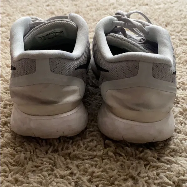 nike free runs - Image 3