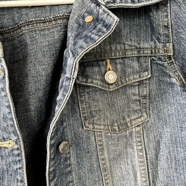 Old Navy denim jean jacket‎ comfortable fall staple pockets cotton small autumn - Image 6