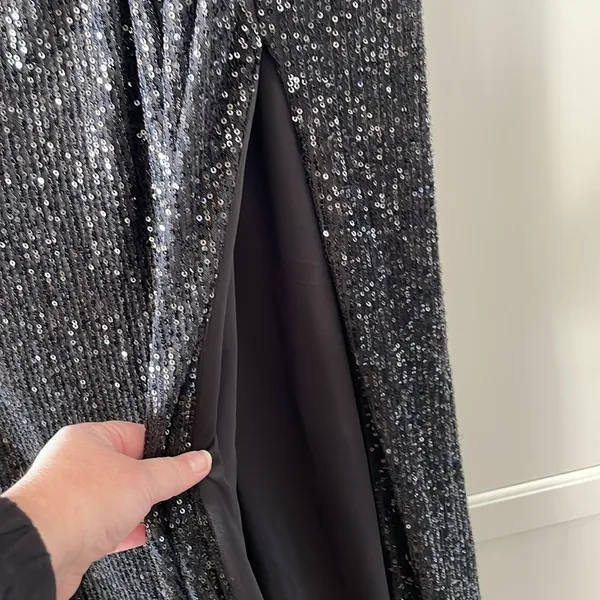 Mac Duggal Long Sleeved Sequin Gown NWT - Image 5