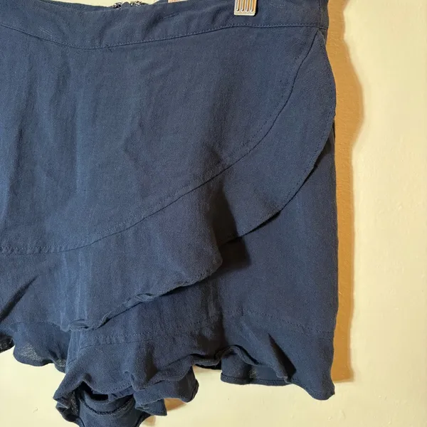 Altar’d‎ State Ruffle Hem Wrap Skort Navy Size Medium - Image 2