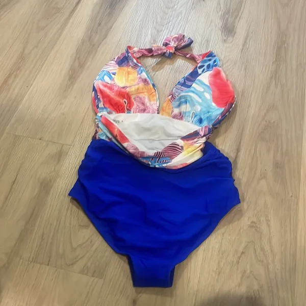 2/$30 Tropical halter tummy control swim suit size M - Image 5