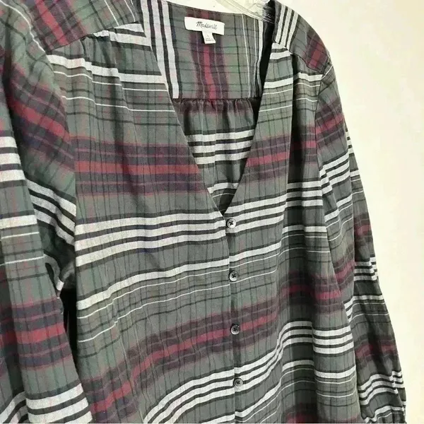 MADEWELL V-Neck Button-Down Shirt in Pineview Plaid | size Large - Image 4