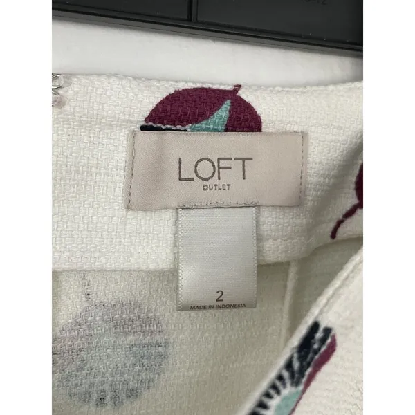 Ann Taylor‎ LOFT Women's Size 2 White Multi-Color Floral Woven Pencil Skirt - Image 4