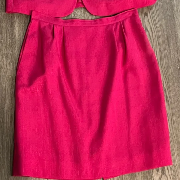 Women’s Size 10 Pink Atrium Collection 2 Piece Skirt Suit - Image 6