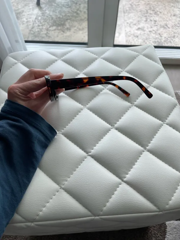 Amazon Oval Sunglasses - Image 3