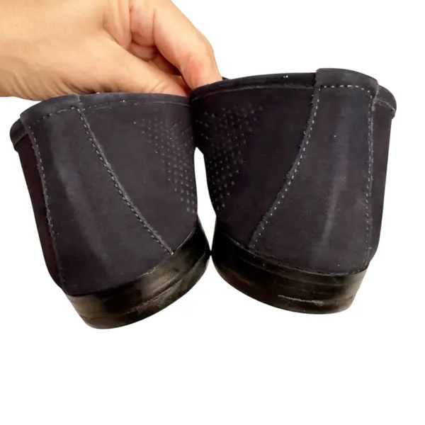 Vaneli Lakona Blue Suede Perforation Flats Size 9 - Image 3