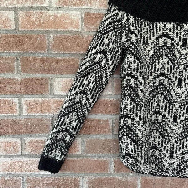 Abercrombie & Fitch Wool Alpaca Off Shoulder Sweater Small Black White - Image 5