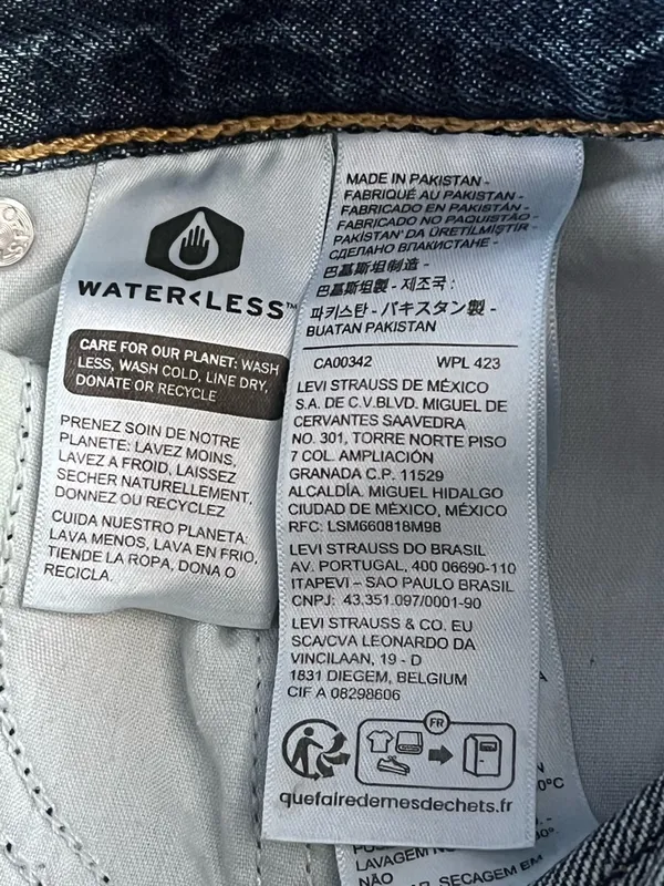 Levi’s Premium Baggy Dad Straight Leg Jeans - Image 9