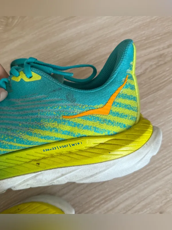 Hoka Women’s 10 B Mach 5 Sneakers Ceramic Teal Blue Yellow Workout Active - Image 7