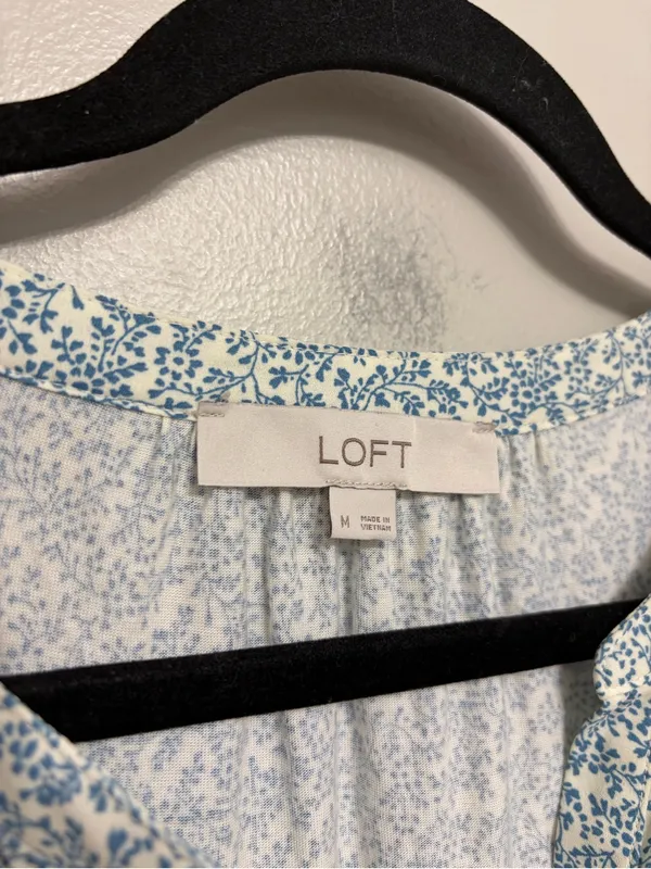 LOFT Mixed Media Floral Popover Blouse in Pale Blue Microfloral - Size M - Image 3