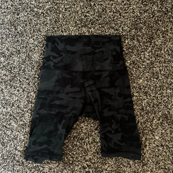 Lululemon Align Super High‎ Rise Short 10" Sz 6 Incognito Camo Multi Gator Green - Image 6