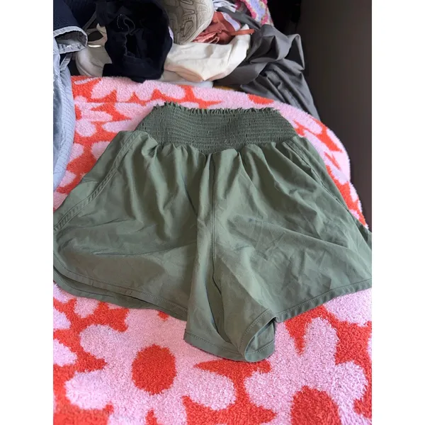 American Eagle Green shorts - Image 4