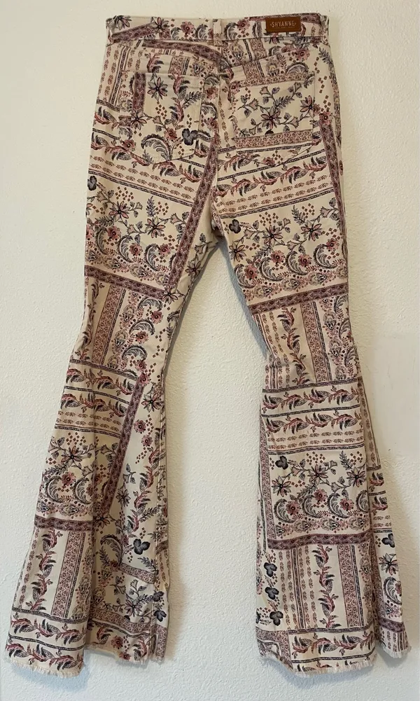Shyanne Flare Jeans - Image 2