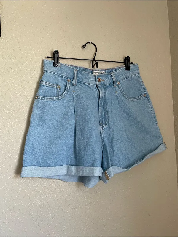 Free People We the Free Danni High Rise Short Size Small Light Wash Cuffed Roll - Image 7