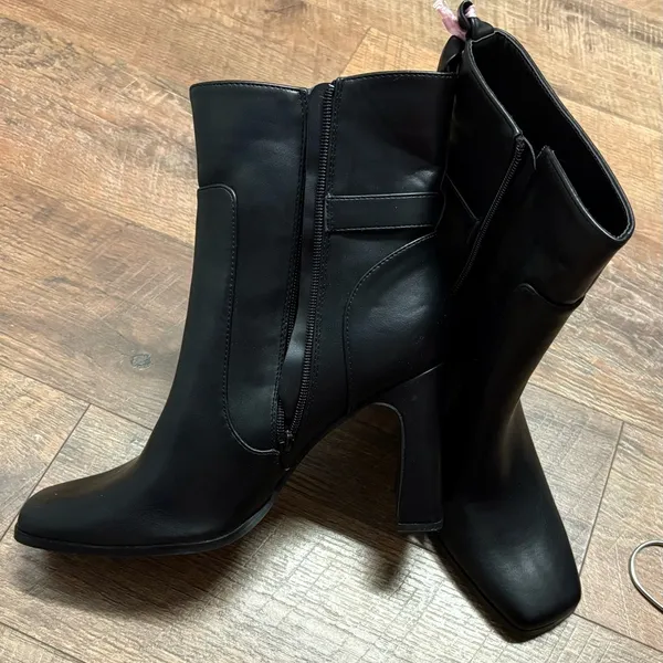 NWOT Lulus Audreyy Black Square Toe Buckle High Heel Ankle Booties Size 11 - Image 3