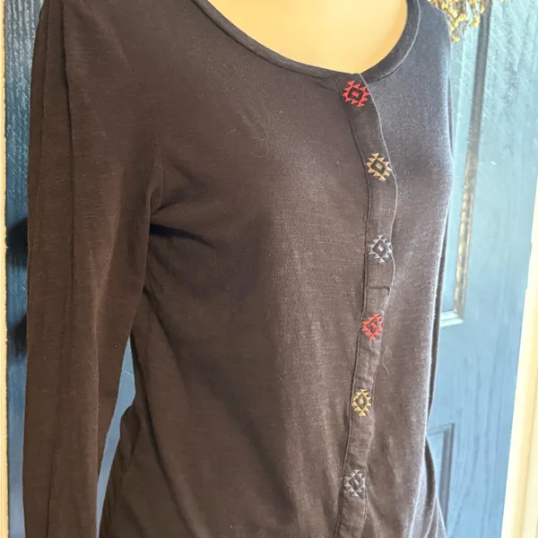 Ariat darker Blue Shirt with Embroidered Accents size Medium - Image 2