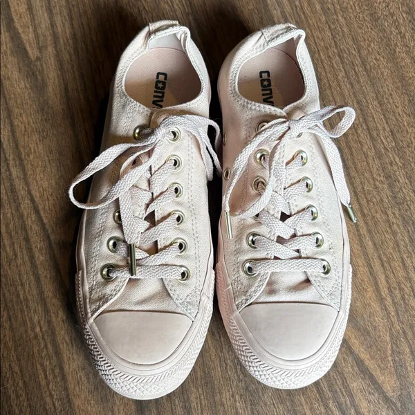 Converse Size 7.5 Pale Pink Low Top Sneakers Shoes - Image 2