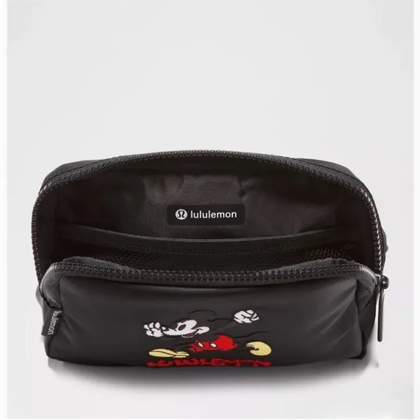 Lululemon x Disney Everywhere beltbag, NWT Limited Edition - Image 6