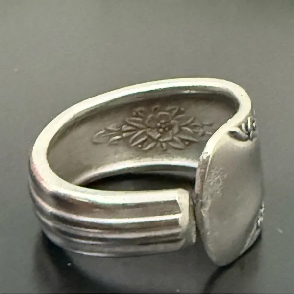 Vintage 1940 “Camilia” Sugar Spoon Ring Size 9 - Image 5