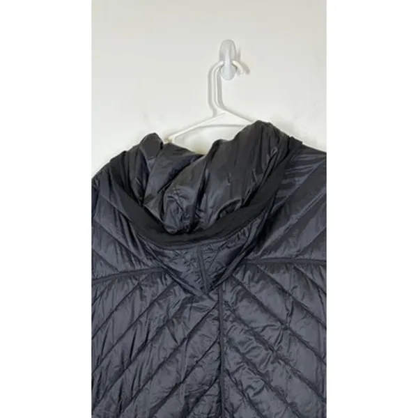 Smartwool Women's Urban Upslope Insulated Reversible Poncho Black Camo Size S/M - Image 4