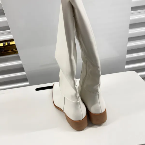 White Faux Leather Pointed Toe Knee High Western Boots Womens Size 8 Slouchy - Image 4