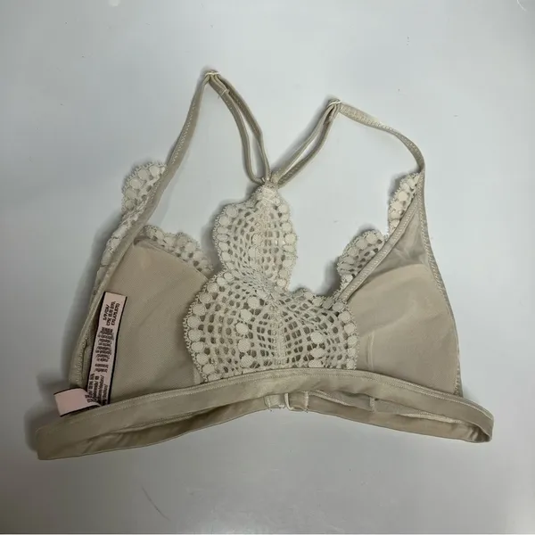 Victoria’s Secret Bralette‎ white lace lightly lined size small - Image 3