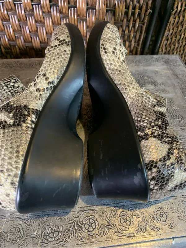 Alegria Leather Snakeskin Print Mary Jane’s Size 39 - Image 5
