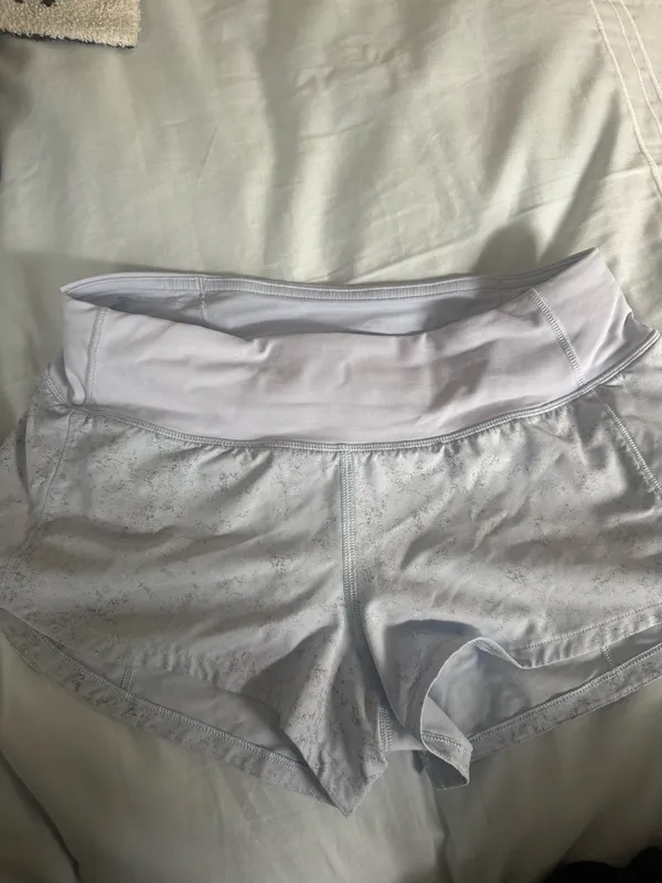 Lululemon Speed Up Mid-Rise Shorts 4" - Image 3