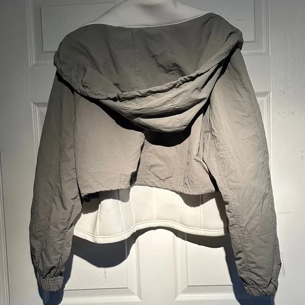 Zara Gray and White Utility Jacket - Image 4
