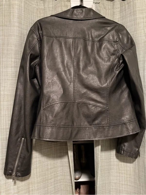 Universal Threads Women's Leather Moto Jacket - Image 4