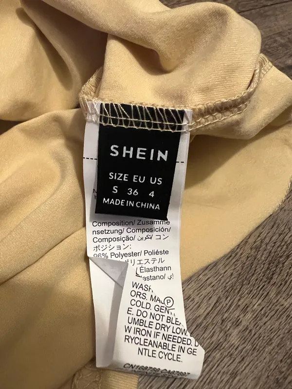 SheIn Women’s floral tee shirt - Image 2