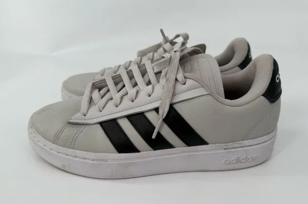 Adidas Men's Gray and Black Sneakers - Image 3