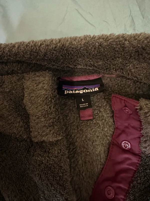 Women’s Patagonia Pullover - Image 4