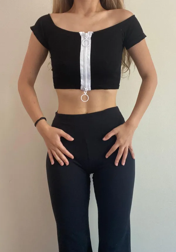 Suzette Collection Black Off The Shoulder Crop Top - Image 9