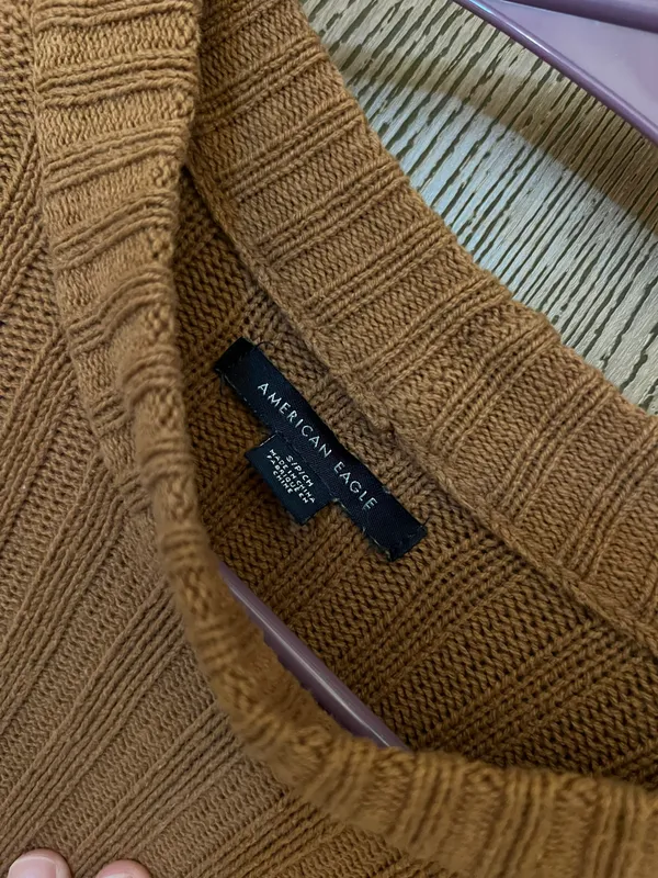 American Eagle Outfitters Sweater - Image 4