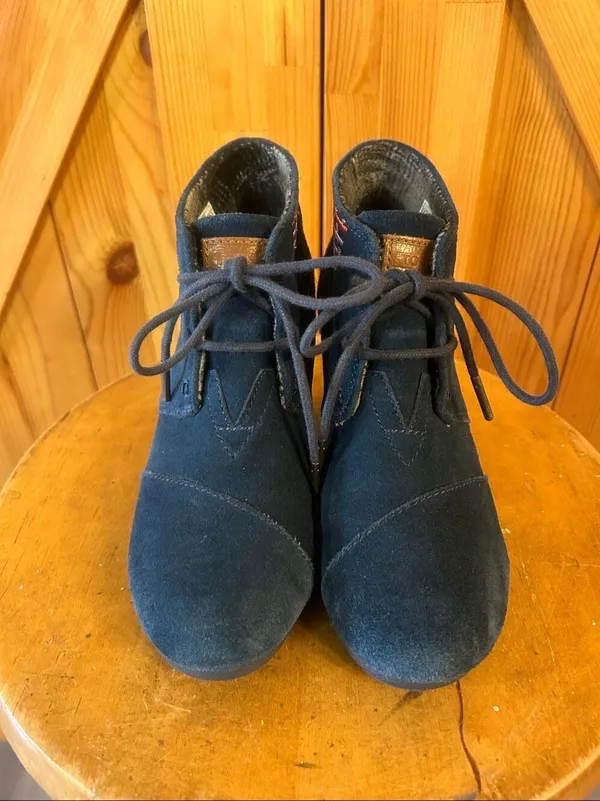 Toms Blue Suede Lace-Up Wedge Bootie Shoes Women's Size 6 - Image 2