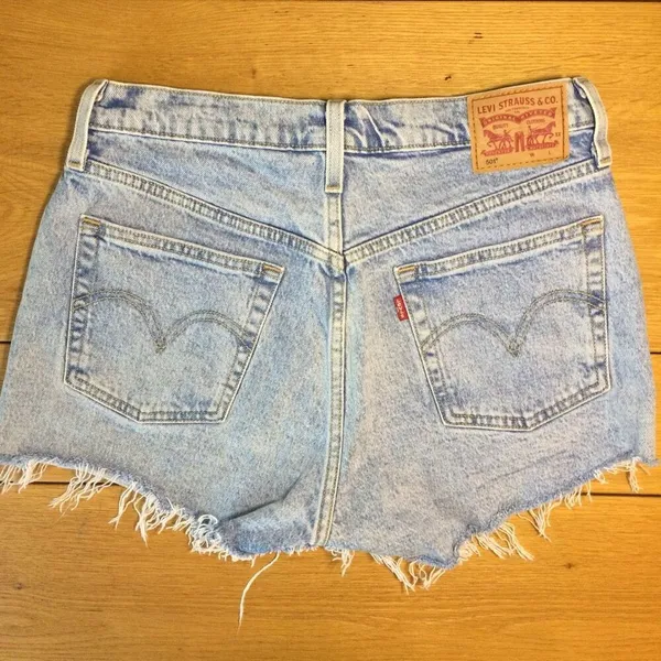 Levi’s 501 Jean shorts 28 button-fly light wash distressed - Image 2