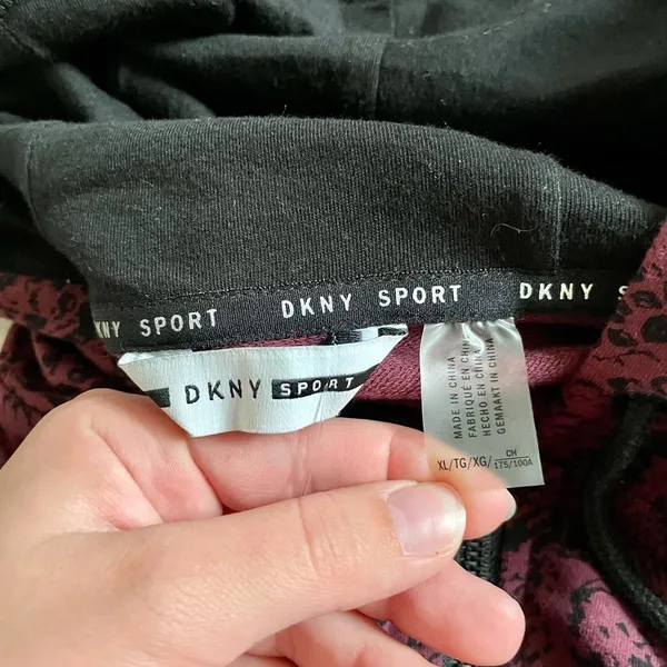 DKNY Snake Print Cropped Sweatshirt - Image 5