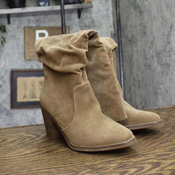 NWT Universal Thread Womens Harlan Dress Boots 88098579 Taupe Brown 6M - Image 3
