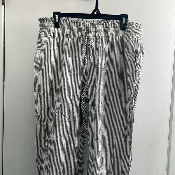 A new day cropped pants, size XL inseam 26” - Image 2
