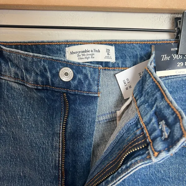 NWT ABERCROMBIE- Curve Love Ultra High Rise 90s Straight Jean Size 29 - Image 6