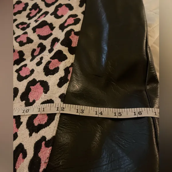 Stylish Leopard Print Tote Bag Black - Image 8