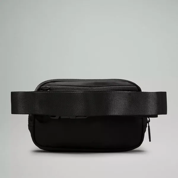 Lululemon Black Everywhere Belt Bag 1L - Image 2