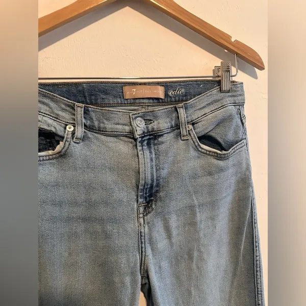 7 For All Mankind Luxe Vintage Edie With Cut Off Hem‎ in Light Blue Wash S28 - Image 7