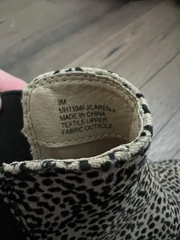 Boots Size 9 - Image 4