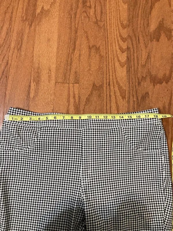 gingham Capris White Size 3X - Image 6