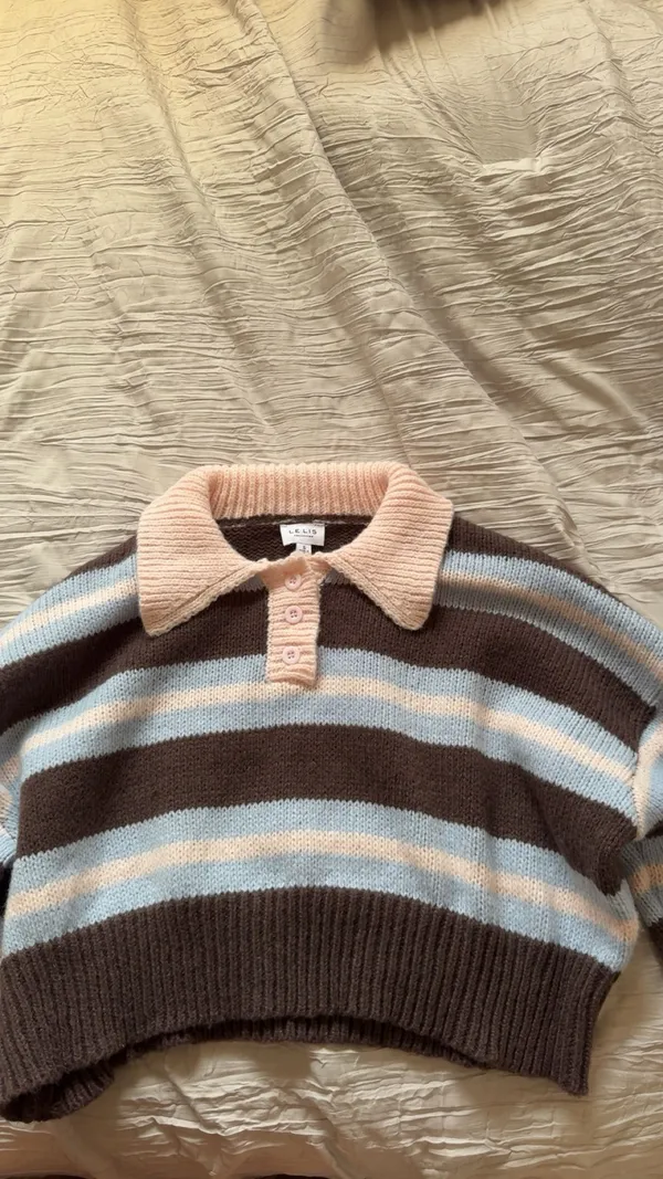 A Cropped Le lis Sweater with stripes! Never worn size small - Image 4