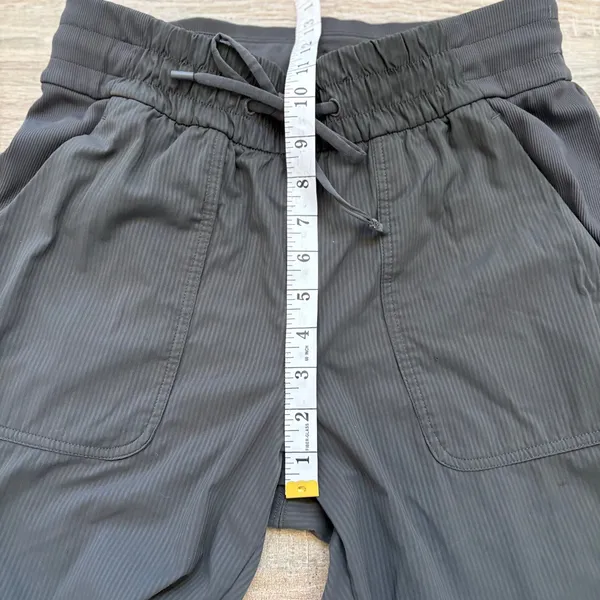 Lululemon Beyond the Studio Jogger Women 8 Graphite Herringbone‎ Ruched Pant - Image 6